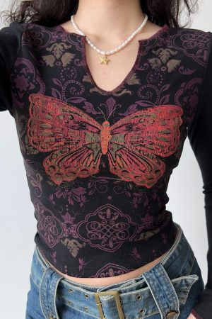 Slim Fit V-Neck Long Sleeve T-Shirt with Butterfly Print â€“ Retro European and American Style Women's Top