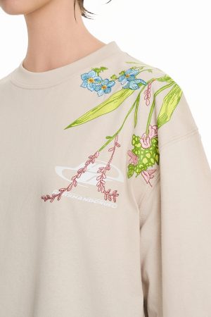 Smoke Gray Short Sleeve T-Shirt with Floral Embroidery - Chinese Style Streetwear for Couples - Trendy 90s Inspired Fashion