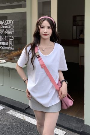 Solid Color Short Sleeve V-Neck T-Shirt for Women - Loose Fit, Versatile Summer Top, 2025 New Arrival, Casual Essential