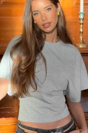 Solid Color Versatile Round Neck Pullover Short Sleeve T-Shirt for Women with Loose Waist Design - Slimming Fit, Casual Essential