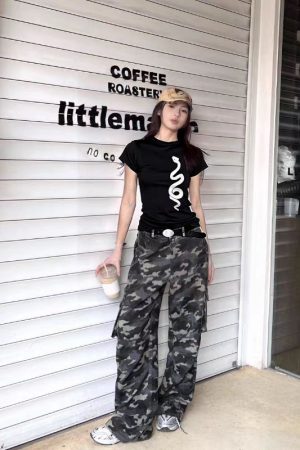 Spicy Girl Snake Print Black Short-Sleeve T-Shirt for Women - Slim Fit Summer Top, Versatile American Style Fashion