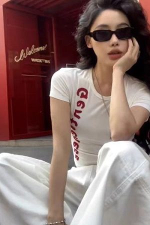 Spicy Girl White Letter Print Short-Sleeve T-Shirt for Women - Slim Fit Summer Top, American Style, Trendy Fashion Essential