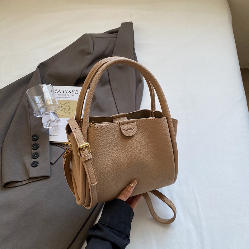 Spring 2025 High-End Versatile Tote Bucket Bag - Simple Casual Shoulder & Crossbody Bag for Work and Everyday Use Spring 2025 High-End Versatile Tote Bucket Bag - Simple Casual Shoulder & Crossbody Bag for Work and Everyday Use