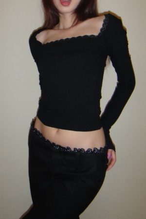 Spring 2025 Women's Elegant Square Neck Slim Fit Short T-Shirt - Versatile Basic Top for Hot Girl Style