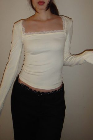 Spring 2025 Women's Elegant Square Neck Slim Fit Short T-Shirt - Versatile Basic Top for Hot Girl Style