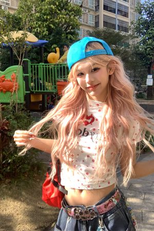 Spring American Vintage Heart Dog Paw Print Short T-Shirt for Women - Slim Fit, Y2K Inspired, Casual Fashion Tee