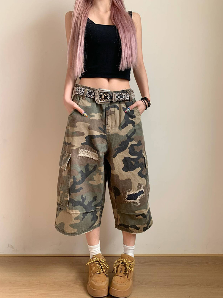 Spring Camouflage Ripped Patch Straight-Cut Three-Quarter Pants for Men and Women - Loose Casual Y2K Style Spring Camouflage Ripped Patch Straight-Cut Three-Quarter Pants for Men and Women - Loose Casual Y2K Style