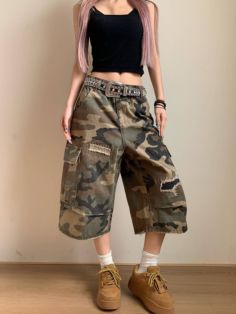 Spring Camouflage Ripped Patch Straight-Cut Three-Quarter Pants for Men and Women - Loose Casual Y2K Style Spring Camouflage Ripped Patch Straight-Cut Three-Quarter Pants for Men and Women - Loose Casual Y2K Style