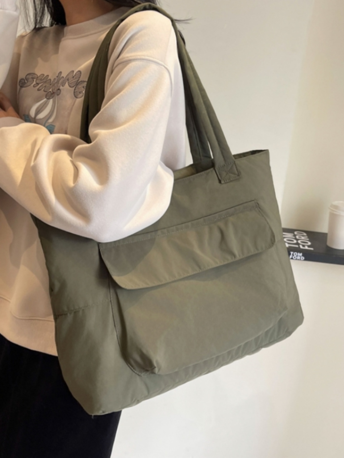 Spring Large Capacity Canvas Tote Bag for Women, Casual Minimalist Commuting Shoulder Bag, Versatile Student Book Bag Spring Large Capacity Canvas Tote Bag for Women, Casual Minimalist Commuting Shoulder Bag, Versatile Student Book Bag