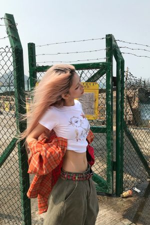 Starfish Print Cropped Short-Sleeve T-Shirt for Women - Slim Fit Midriff-Baring Top, American Style, Trendy Casual Wear