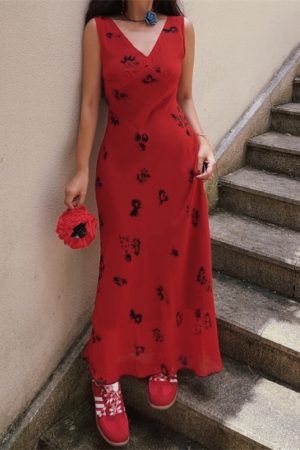 Stunning Red Floral Mermaid Dress - Handmade Draped V-Neck, Waist-Cinching, Perfect for Vacation & Summer Events