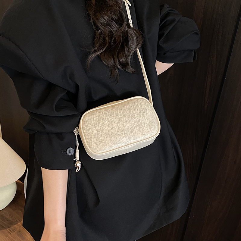 Stylish Yellow Crossbody Phone Bag for Women - Versatile Commuting Accessory, Summer 2025 Trendy Design Stylish Yellow Crossbody Phone Bag for Women - Versatile Commuting Accessory, Summer 2025 Trendy Design