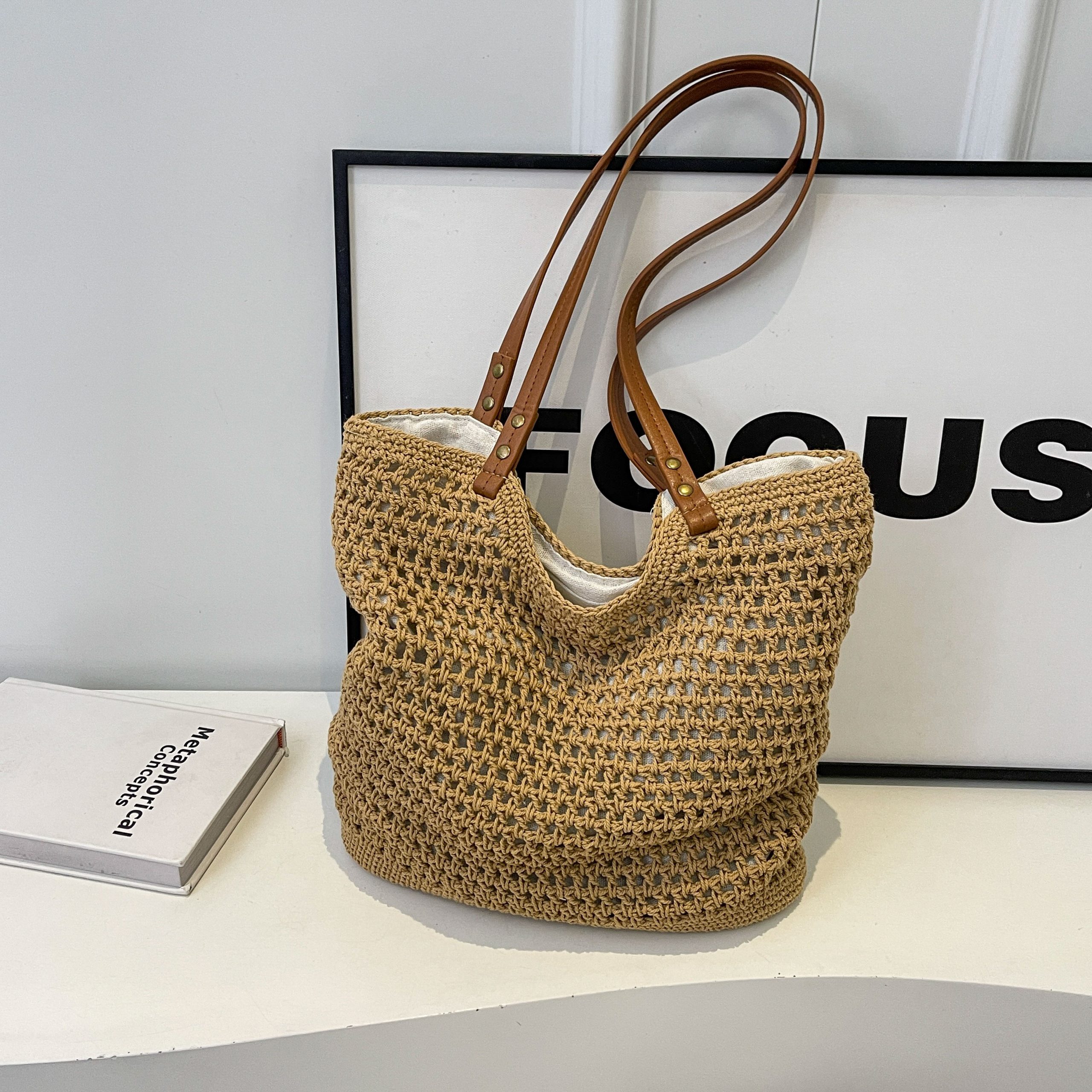 Summer 2025 Women's Hollow Out Woven Tote Bag - Large Capacity Beach Vacation Fashion Accessory Summer 2025 Women's Hollow Out Woven Tote Bag - Large Capacity Beach Vacation Fashion Accessory