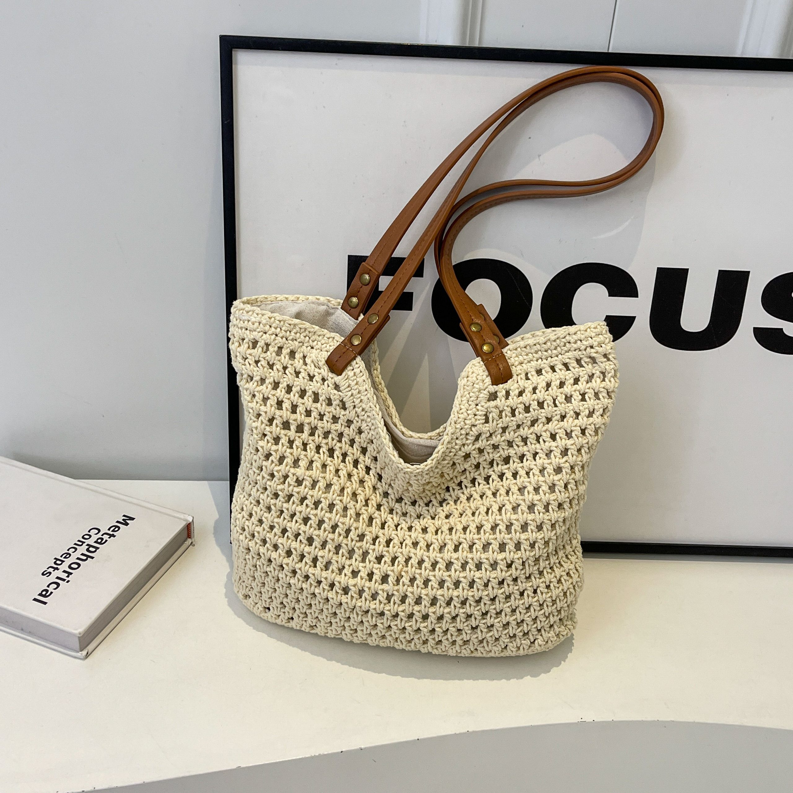Summer 2025 Women's Hollow Out Woven Tote Bag - Large Capacity Beach Vacation Fashion Accessory Summer 2025 Women's Hollow Out Woven Tote Bag - Large Capacity Beach Vacation Fashion Accessory