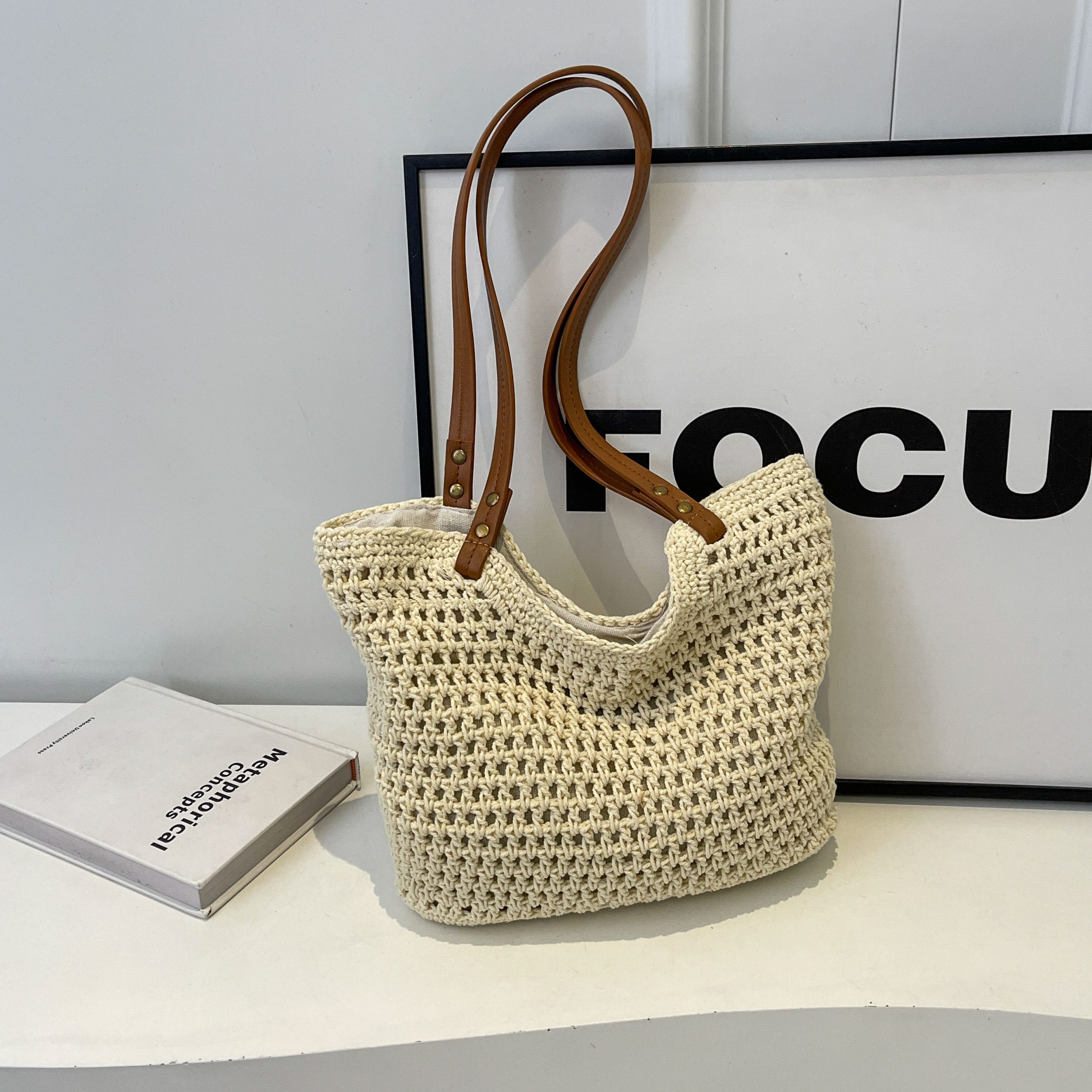 Summer 2025 Women's Hollow Out Woven Tote Bag - Large Capacity Beach Vacation Fashion Accessory Summer 2025 Women's Hollow Out Woven Tote Bag - Large Capacity Beach Vacation Fashion Accessory