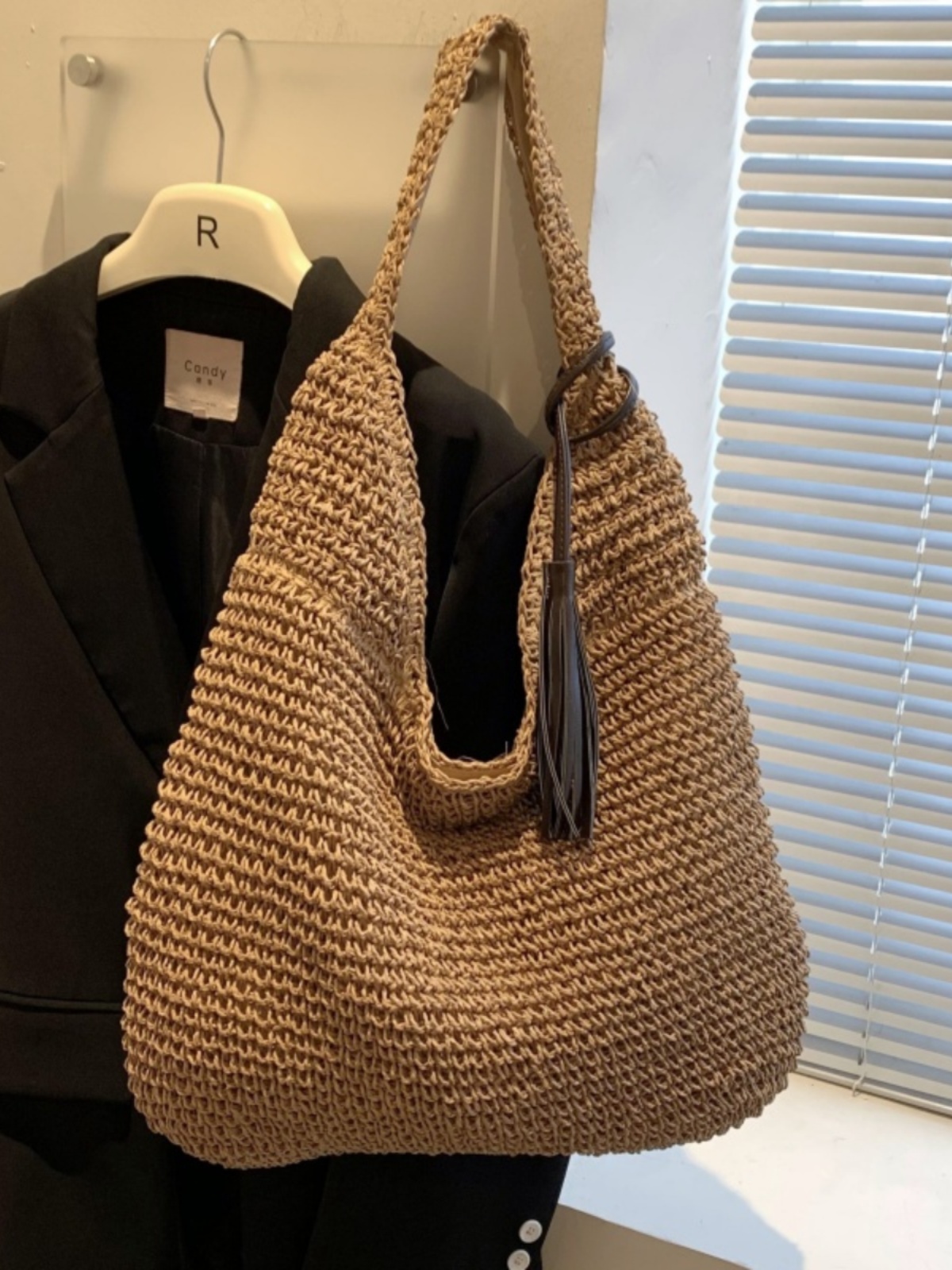 Summer 2025 Woven Tote Bag for Women - Large Capacity Seaside Vacation Shoulder Bag, Stylish Commuting Accessory Summer 2025 Woven Tote Bag for Women - Large Capacity Seaside Vacation Shoulder Bag, Stylish Commuting Accessory