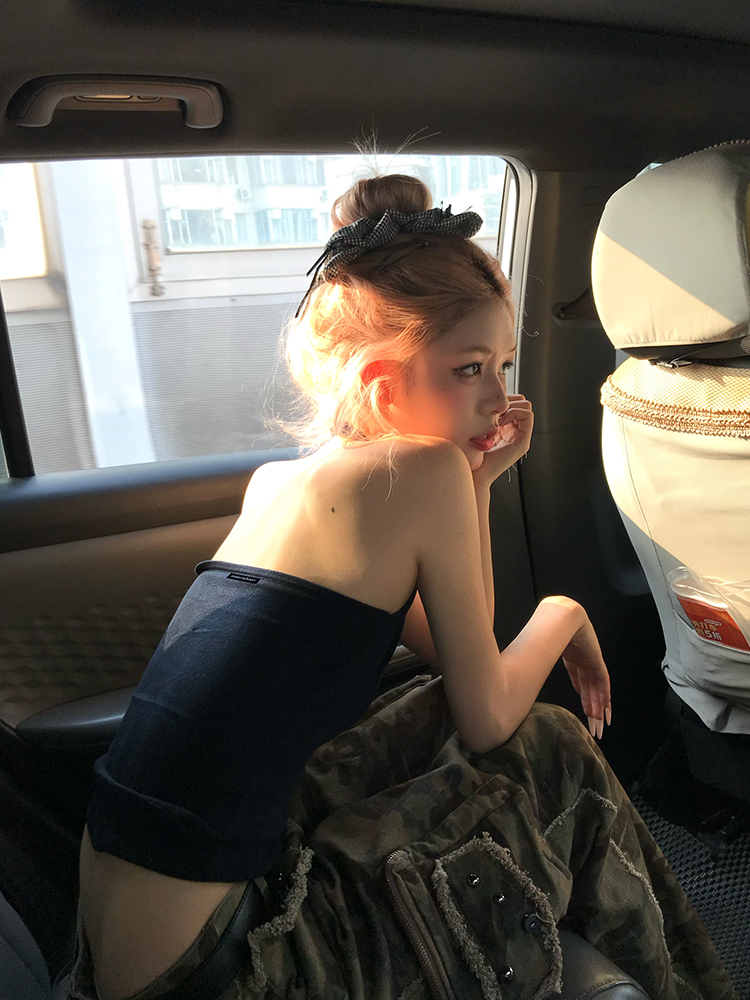 Summer American Style Halter Tank Top for Women - Slim Fit, Casual Single-Breasted Design, Versatile Fashion Staple for Hot Girls Summer American Style Halter Tank Top for Women - Slim Fit, Casual Single-Breasted Design, Versatile Fashion Staple for Hot Girls