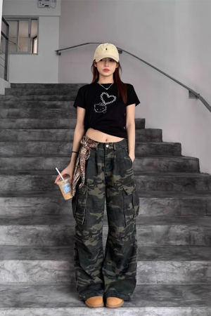 Summer Cool Hot Girl Hello Kitty Shoulder T-Shirt - Slim Fit Short Sleeve Niche Design for Trendy Y2K Style