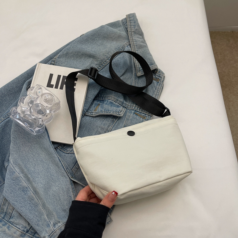 Summer Minimalist Lightweight Crossbody Bucket Bag for Women - Versatile Zipper Phone Bag for Commuting and Daily Use Summer Minimalist Lightweight Crossbody Bucket Bag for Women - Versatile Zipper Phone Bag for Commuting and Daily Use