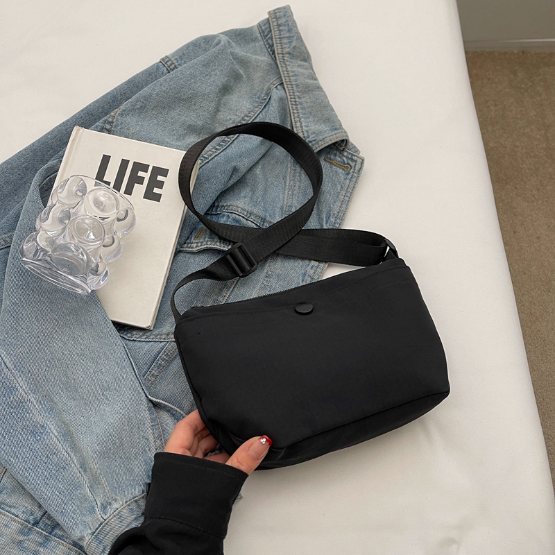 Summer Minimalist Lightweight Crossbody Bucket Bag for Women - Versatile Zipper Phone Bag for Commuting and Daily Use Summer Minimalist Lightweight Crossbody Bucket Bag for Women - Versatile Zipper Phone Bag for Commuting and Daily Use