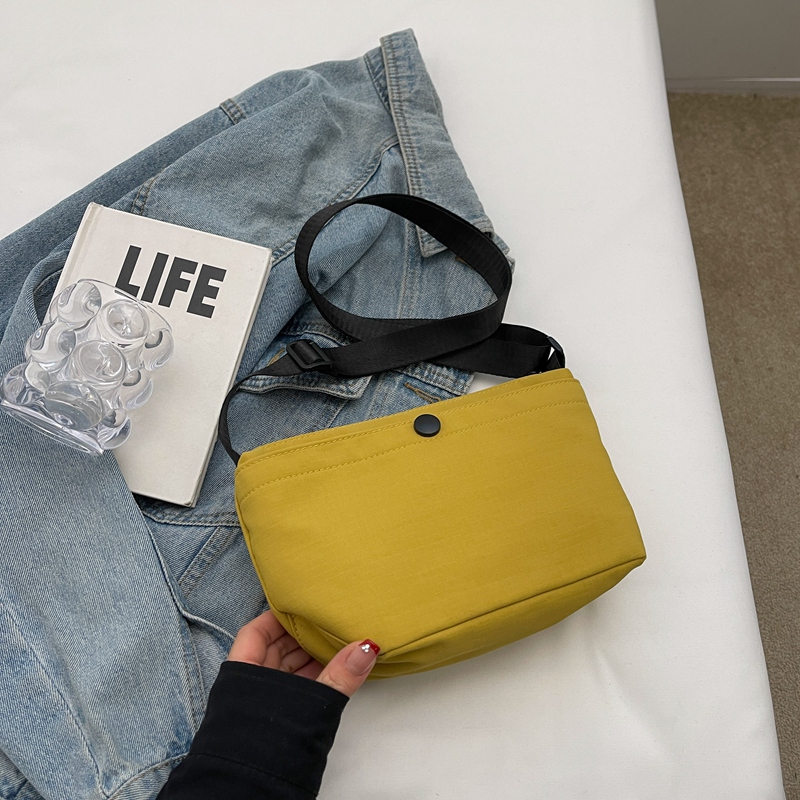 Summer Minimalist Lightweight Crossbody Bucket Bag for Women - Versatile Zipper Phone Bag for Commuting and Daily Use Summer Minimalist Lightweight Crossbody Bucket Bag for Women - Versatile Zipper Phone Bag for Commuting and Daily Use