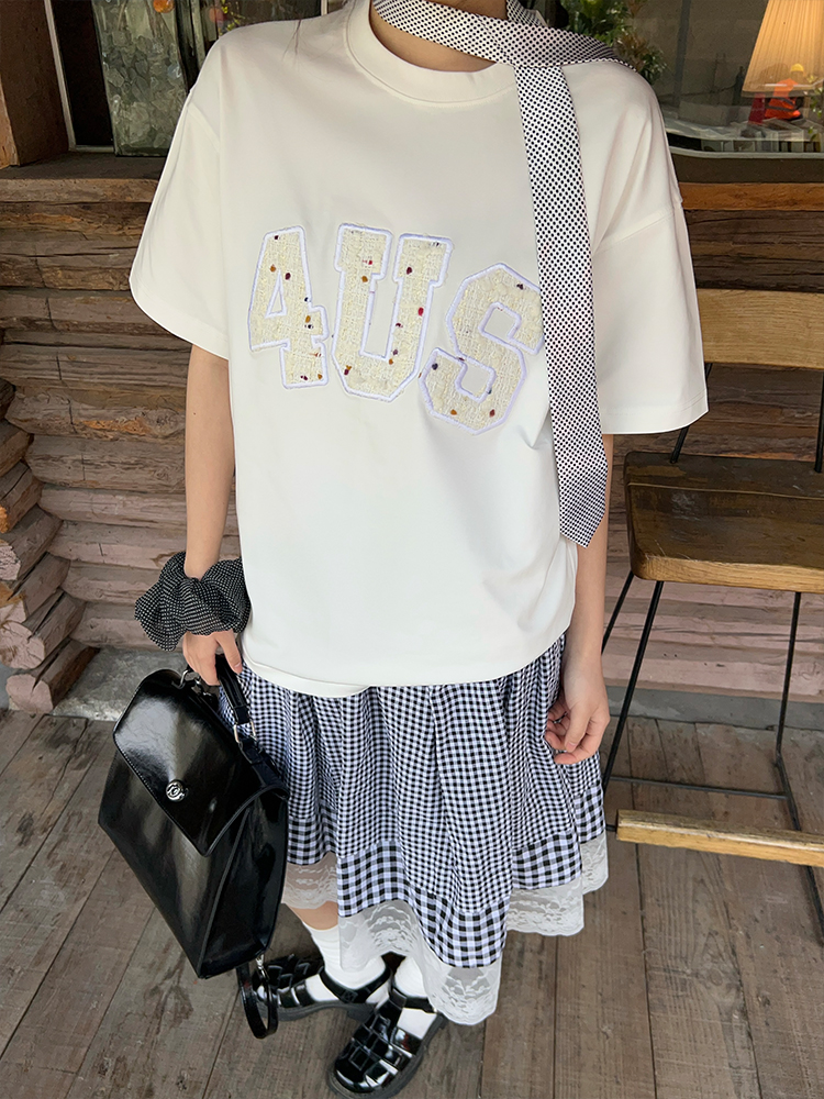 Summer Patch Embroidery Little Chanel Style Couple Loose Round Neck T-Shirt - Short Sleeve Casual Fashion for Couples Summer Patch Embroidery Little Chanel Style Couple Loose Round Neck T-Shirt - Short Sleeve Casual Fashion for Couples