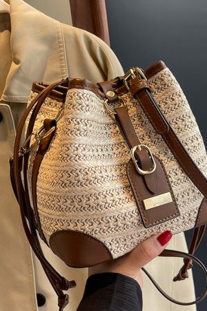 Summer Retro Color-Blocking Straw Bucket Bag for Women - Versatile Crossbody Bag for Beach Vacation and Casual Outings