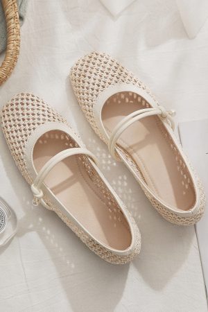 Summer Slip-On Sheepskin Women's Flats, Woven Hollow French-Style Shoes for Skirts, Trendy 2025 Design