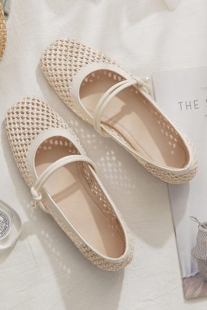 Summer Slip-On Sheepskin Women's Flats, Woven Hollow French-Style Shoes for Skirts, Trendy 2025 Design