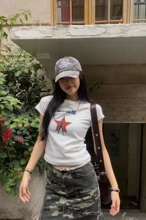 Summer Star Print Sexy Shoulder T-Shirt for Women - Retro Slim Fit Short Sleeve Round Neck Top in 90s Style