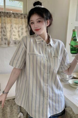 Summer Striped Short Sleeve Shirt for Women, Casual Loose Blouse, Versatile Top, Trendy Fashion for Students, 2025 Style