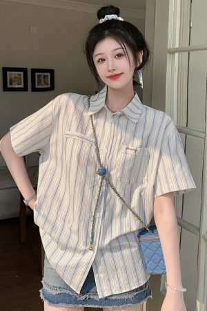 Summer Striped Short Sleeve Shirt for Women, Casual Loose Blouse, Versatile Top, Trendy Fashion for Students, 2025 Style
