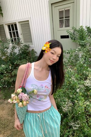 Summer Sweet Hand-Painted Floral Camisole for Women - Slim Fit Sleeveless Short Crop Top, Perfect for 90s and Y2K Styles