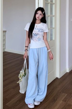 Sweet Bowknot Cat Short Sleeve T-shirt for Women - Slim Fit Summer Top in Cute Y2K Style