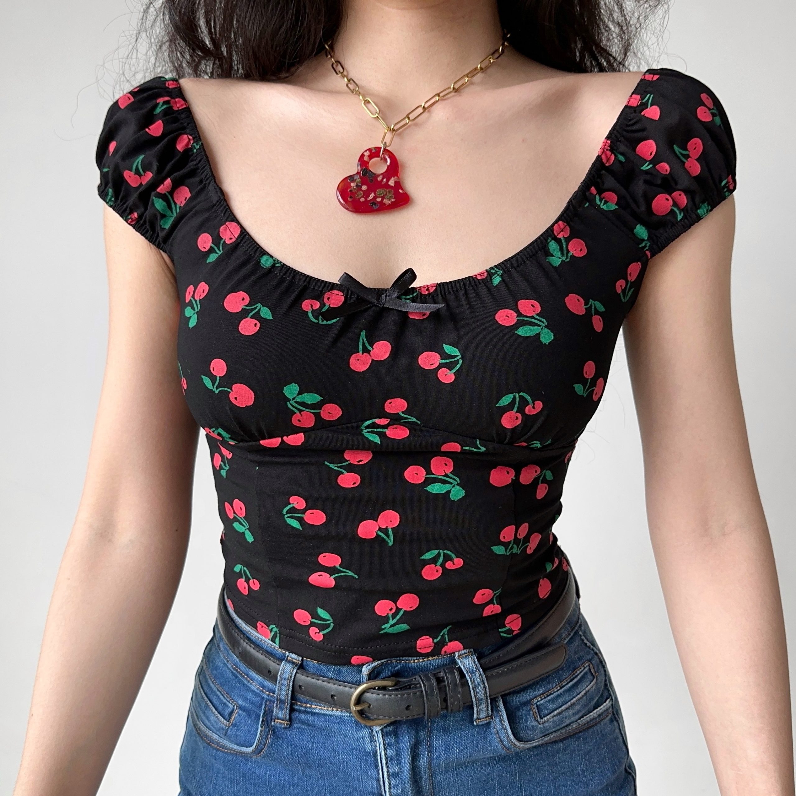 Sweet Cherry All-Over Print Puff Sleeve Slim T-Shirt - Low Neckline Round Neck Women's Top in European American Style Sweet Cherry All-Over Print Puff Sleeve Slim T-Shirt - Low Neckline Round Neck Women's Top in European American Style