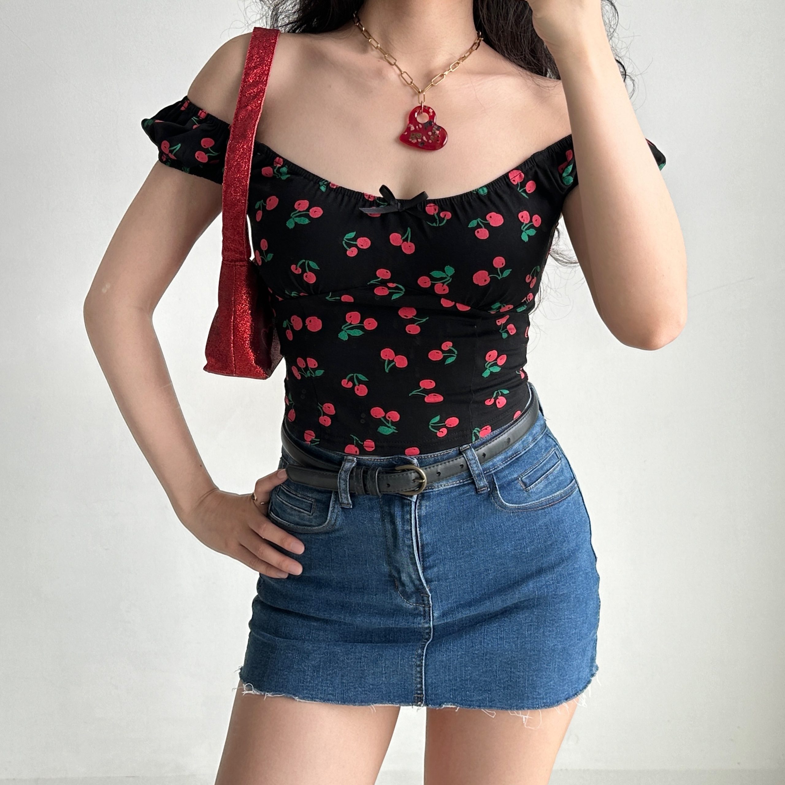 Sweet Cherry All-Over Print Puff Sleeve Slim T-Shirt - Low Neckline Round Neck Women's Top in European American Style Sweet Cherry All-Over Print Puff Sleeve Slim T-Shirt - Low Neckline Round Neck Women's Top in European American Style
