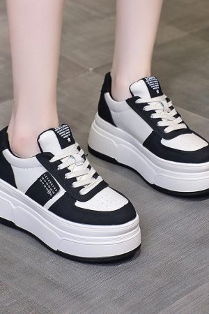 Thick-Soled Black and White Panda Sneakers for Women, Hidden Height Increase, Versatile Sports Shoes for Short Women, Trendy 2024 Style