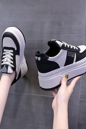 Thick-Soled Black and White Panda Sneakers for Women, Hidden Height Increase, Versatile Sports Shoes for Short Women, Trendy 2024 Style