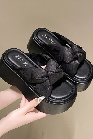Thick-Soled Platform Slide Sandals for Women - Versatile Summer Outdoor Wear, Height-Increasing Soft Sole, Fashionable 2025 Style