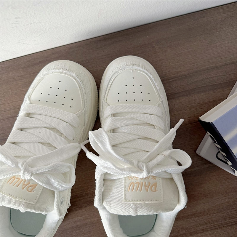 Thick-Soled White Bread Shoes for Men and Women - Niche Destructive Style, Versatile National Trend Sports and Skateboard Footwear Thick-Soled White Bread Shoes for Men and Women - Niche Destructive Style, Versatile National Trend Sports and Skateboard Footwear