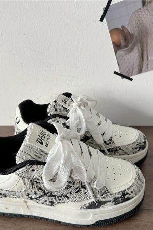 Thick-Soled White Bread Shoes for Men and Women - Niche Destructive Style, Versatile National Trend Sports and Skateboard Footwear