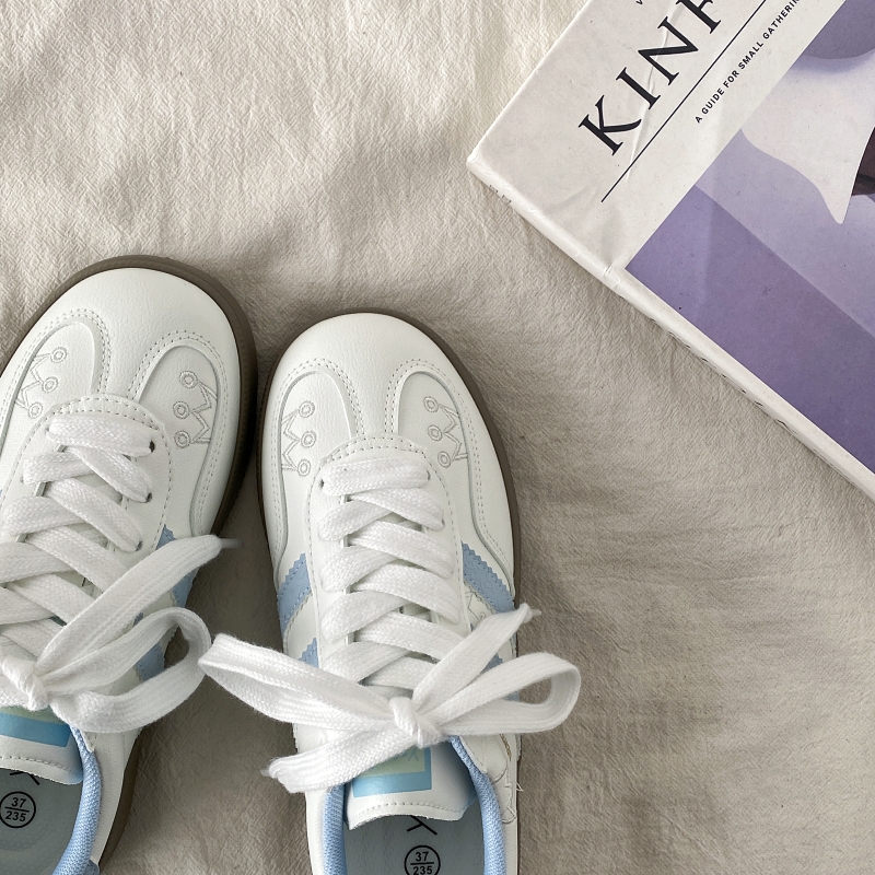 Thick-Soled White Casual Sneakers for Women - Han-Style Chic Spring 2025 Versatile Niche Footwear Thick-Soled White Casual Sneakers for Women - Han-Style Chic Spring 2025 Versatile Niche Footwear