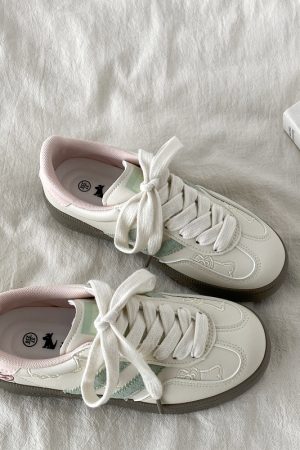 Thick-Soled White Casual Sneakers for Women - Han-Style Chic Spring 2025 Versatile Niche Footwear