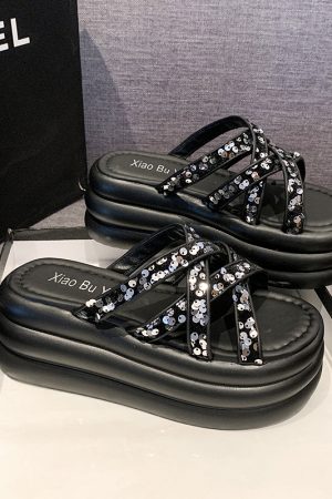 Thick-Soled Women's Rhinestone Slide Sandals - Versatile Outdoor Footwear for Summer 2025 with Comfort Fit