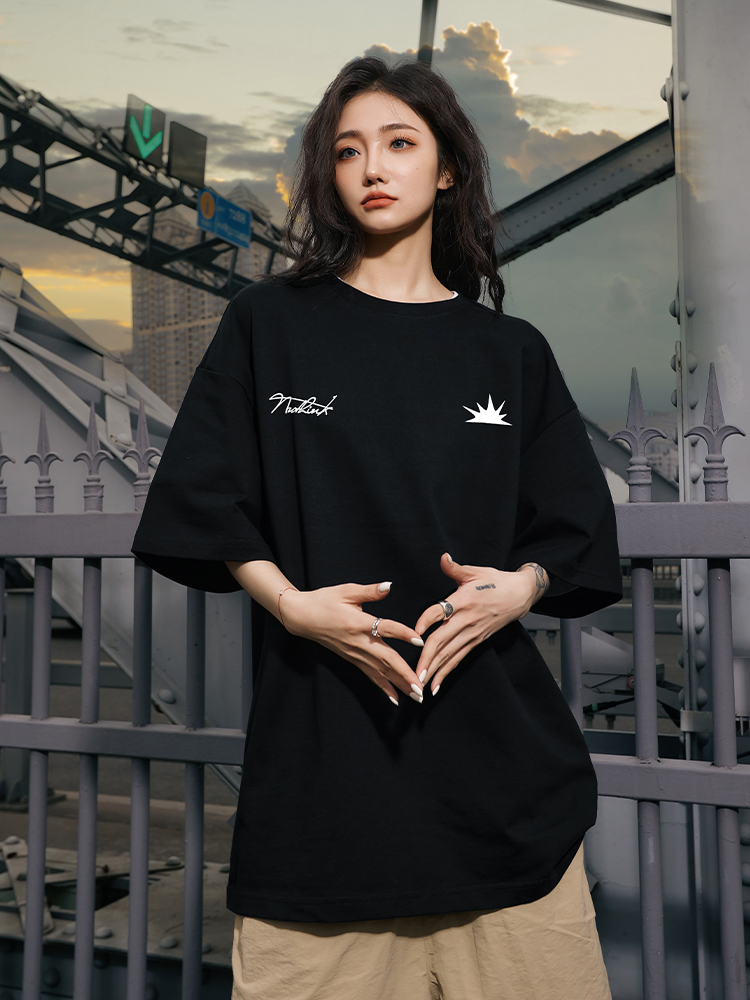 Trendy American Minimalist Short-Sleeve T-Shirt for Men, Loose Fit Plus Size Couple's Top for Spring Fashion Trendy American Minimalist Short-Sleeve T-Shirt for Men, Loose Fit Plus Size Couple's Top for Spring Fashion