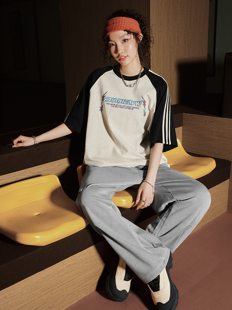 Trendy American Short Sleeve T-Shirt with Three Stripes - Unisex Sports Leisure Tee for Summer 2025 Fashion Trendy American Short Sleeve T-Shirt with Three Stripes - Unisex Sports Leisure Tee for Summer 2025 Fashion