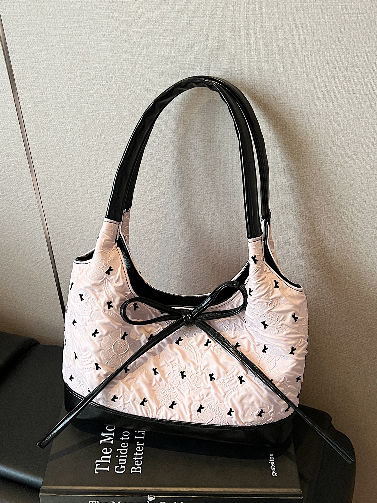 Trendy Bowknot Tote Bucket Bag for Women - High-End Versatile Shoulder Bag Style 2025 Trendy Bowknot Tote Bucket Bag for Women - High-End Versatile Shoulder Bag Style 2025