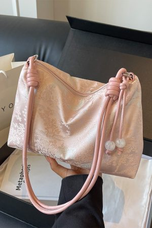 Trendy Chinese-Style Women's Shoulder Tote Bag 2025 â€“ Large Capacity Crossbody Bag for Commuting and Everyday Use