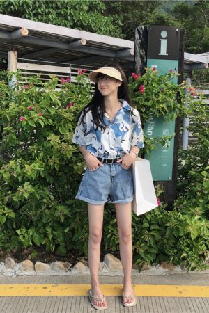 Trendy Hong Kong Style Printed Short Sleeve Shirt for Women - Loose Hawaiian Beach Top, Versatile Casual Wear