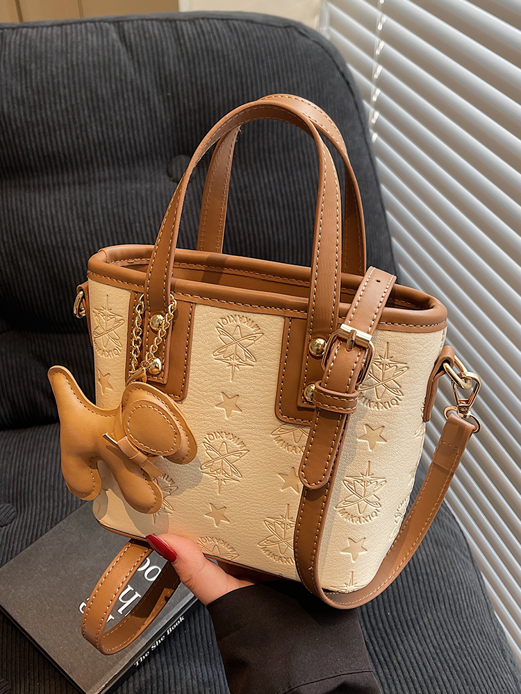 Trendy Korean Style Crossbody Bucket Bag - Cute Handheld Shoulder Bag for Spring 2025 Fashion Trendy Korean Style Crossbody Bucket Bag - Cute Handheld Shoulder Bag for Spring 2025 Fashion